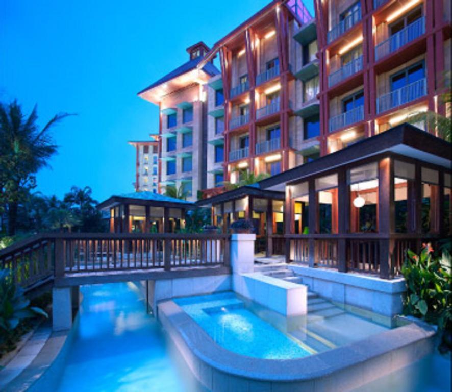Resorts World Sentosa - Hotel Singapur Exterior foto The hotel at night